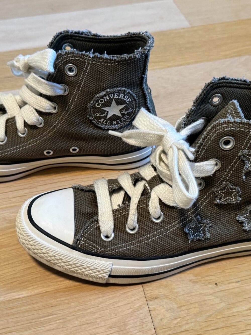 Converse Chuck Taylor All Star Distressed Stars High Top Sneakers W7 M5